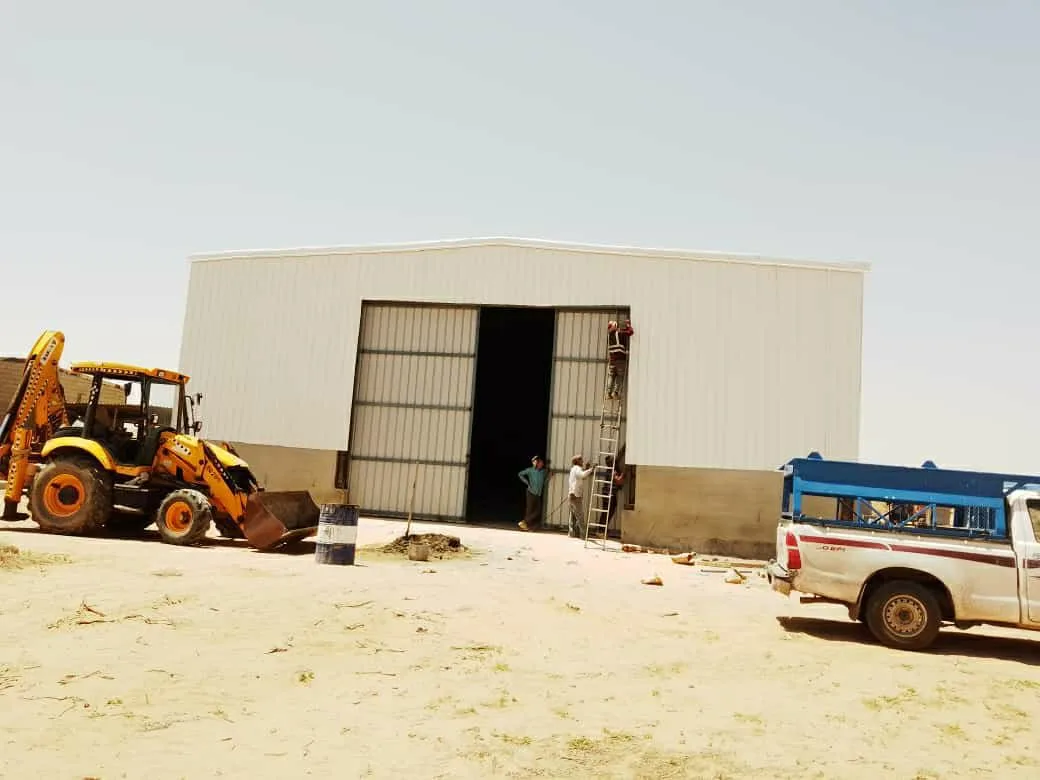 الهناجر والمستودعات